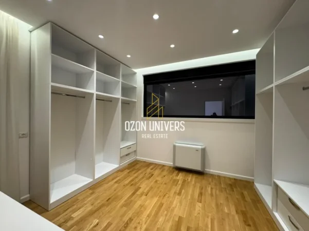 Tirane, jepet me qera Vile 2 Katshe Kati 2, 340 m² 3.300 € (Teg)