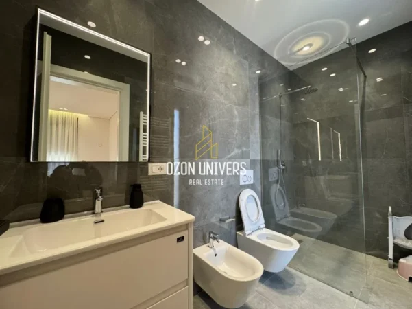 Tirane, jepet me qera Vile 2 Katshe Kati 2, 340 m² 3.300 € (Teg)