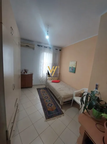 Tirane, jepet me qera apartament 2+1+Ballkon Kati 1, 86 m² 620 € (SELITE)