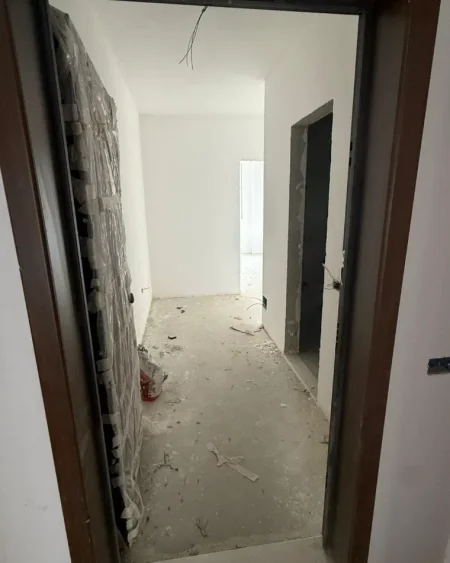 Tirane, shes apartament 1+1+Ballkon Kati 4, 73 m² 135.000 € (Rr. e Dibres, Komisariati 4)