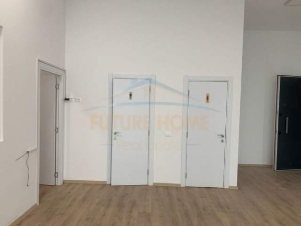 Tirane, jepet me qera ambjent biznesi Kati 1, 100 m² 1.000 Euro (rruga e kavajes)