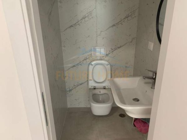 Tirane, jepet me qera ambjent biznesi Kati 1, 100 m² 1.000 Euro (rruga e kavajes)