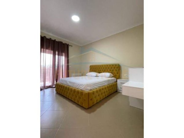 Tirane, jepet me qera Vile 3 Katshe Kati 3, 1.000 m² 1.500 Euro (mullet)