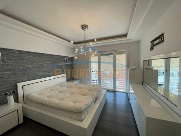 Tirane, shitet apartament Kati 0, 292 m² 300.000 Euro (Unaza e Re)