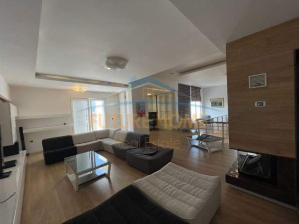 Tirane, shitet apartament duplex 2+1 292 m² 280.000 Euro