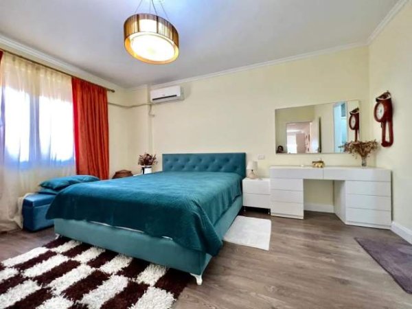 Tirane, shes apartament 2+1 116 m² (Buze rruges se Kosovareve)