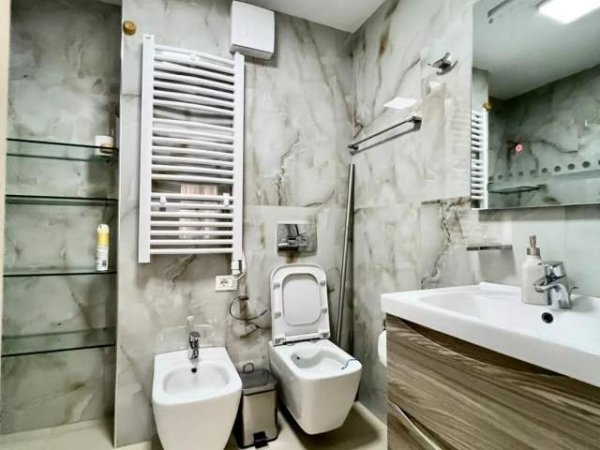 Tirane, shes apartament 2+1 116 m² (Buze rruges se Kosovareve)