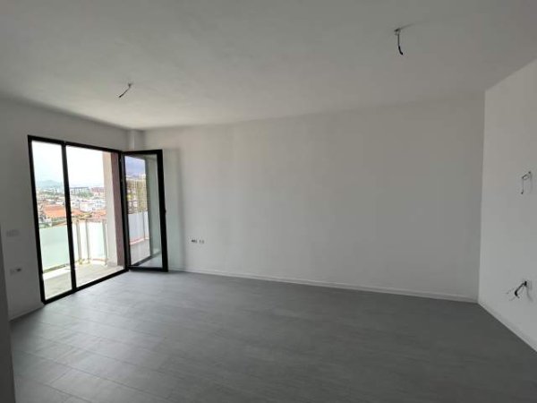 Tirane, jepet me qera 2+1+BLK Kati 5, 85 m² 35.000  (Rruga 29 Nëntori, Perballe Folé)