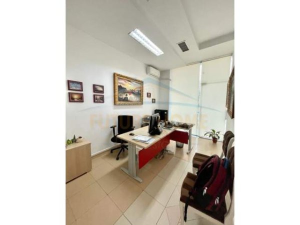 Tirane, shitet ambjent biznesi Kati 0, 217 m² 650.000 Euro (Rruga e Elbasanit)