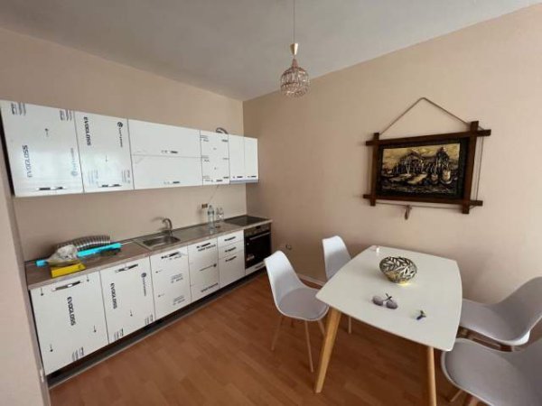 Tirane, jepet me qera apartament 2+1+A+BLK Kati 1, 100 m² 550 Euro (kongresi manastirit)