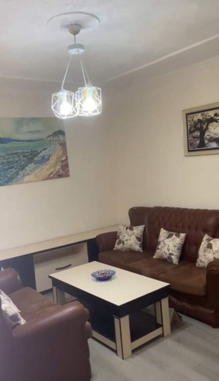Tirane, jepet me qera shtepi 2+1 Kati 1, 90 m² 45.000 Leke (rruga besa)