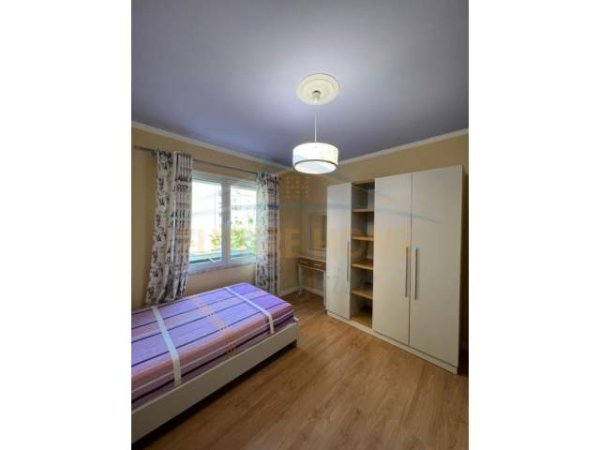 Tirane, jepet me qera apartament Kati 1, 102 m² 800 Euro (Pazari i Ri, Prane Lincoln Center)