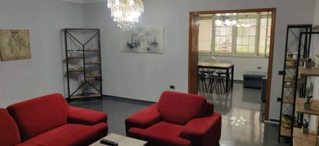 Tirane, jepet me qera apartament 3+1+A+BLK Kati 2, 110 m² 700 Euro (rruga fortuz)
