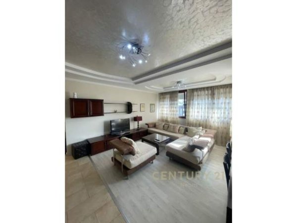 Tirane, jepet me qera apartament 3+1 Kati 9, 110 m² 750 Euro (Milo Tutulani)