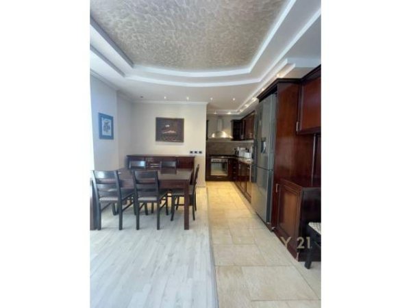 Tirane, jepet me qera apartament 3+1 Kati 9, 110 m² 750 Euro (Milo Tutulani)