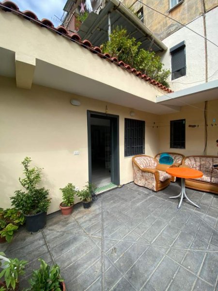 Tirane, jepet me qera apartament Kati 0, 120 m² 470 Euro (Spitali i Traumes)