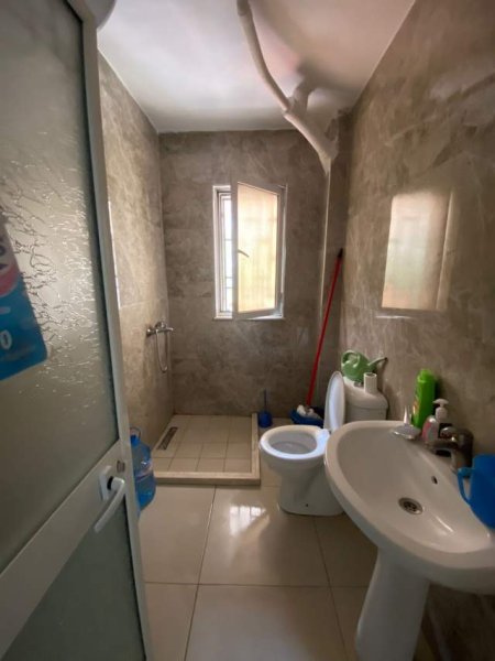Tirane, jepet me qera apartament Kati 0, 120 m² 470 Euro (Spitali i Traumes)