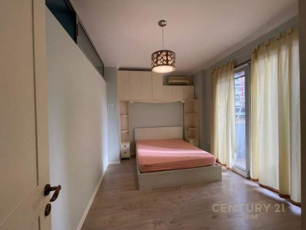 Tirane, jepet me qera apartament 2+1 Kati 2, 100 m² 850 Euro (Rruga e Kosovareve)