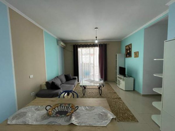 Tirane, jepet me qera apartament 2+1+BLK Kati 5, 90 m² 40.000 Leke (Rruga Deshmoreve)