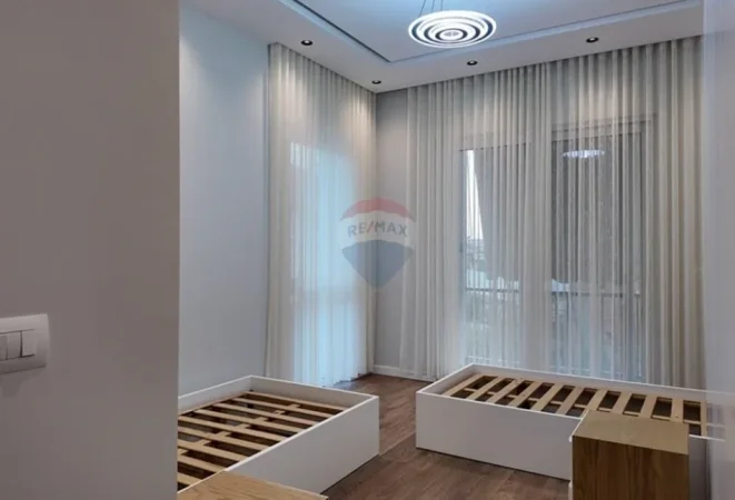 Tirane, jepet me qera Vile 2 Katshe , 190 m² 1.000 € (fresk 530581008-78)