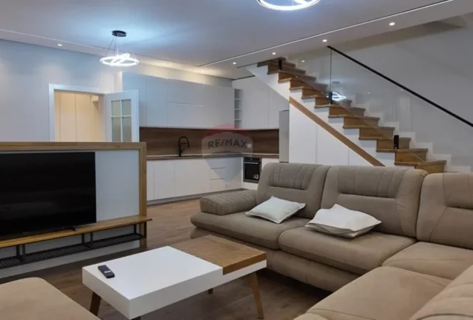 Tirane, jepet me qera Vile 2 Katshe , 190 m² 1.000 € (fresk 530581008-78)