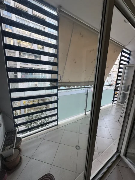 Tirane, shitet apartament 1+1+Ballkon Kati 2, 72 m² 216.000 € (Kompleksi Kika , Komuna e Parisit)