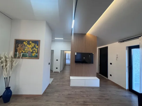 Tirane, jap me qera Vile 2+1+Aneks+Ballkon Kati 3, 118m²  (Rruga:Bruzi)