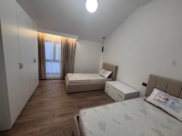 Tirane, jap me qera Vile 2+1+Aneks+Ballkon Kati 3, 118m²  (Rruga:Bruzi)