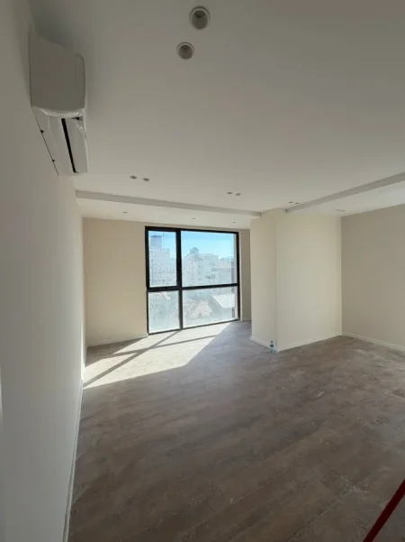 Tirane, jepet me qera apartament 2+1 Kati 3, 107 m² 1.000 € (Golden Tower)