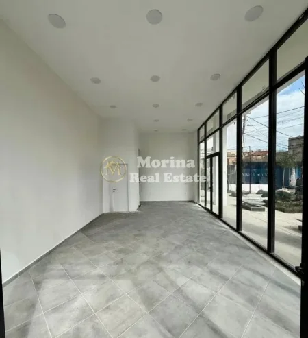 Tirane, jepet me qera ambjent biznesi Kati 1, 45 m² 700 € (Pazari i Ri)