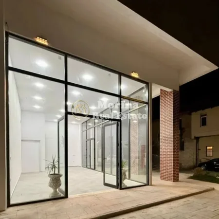 Tirane, jepet me qera ambjent biznesi Kati 1, 45 m² 700 € (Pazari i Ri)