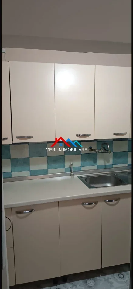 Tirane, jepet me qera apartament 1+1+Ballkon Kati 1, 40 m² 260 € (RRUGA PAL MELYSHI,KOMBINAT)