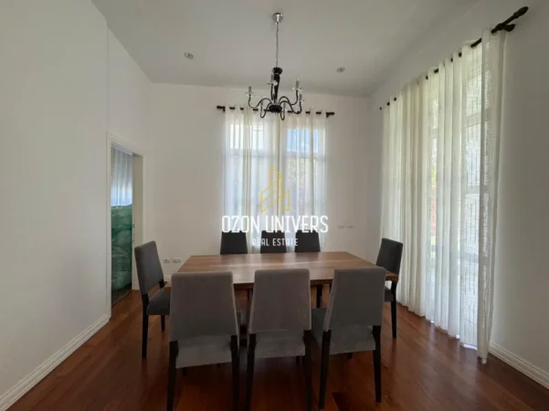 Tirane, jepet me qera Vile 2 Katshe Kati 2, 330 m² 4.800 € (Teg)