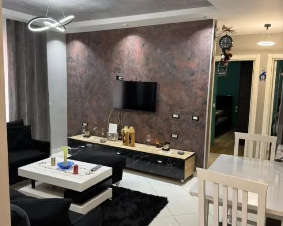 Tirane, jepet me qera apartament 3+1 Kati 3, 92 m² 550 € (selite , kodra e diellit)
