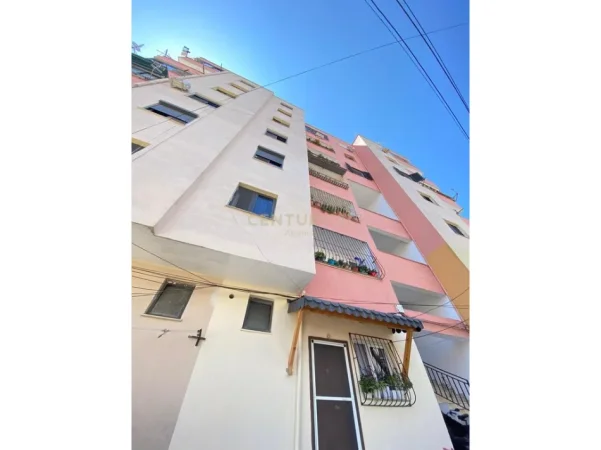 Durres, shitet apartament 1+1 Kati 1, 50 m² 73.000 € (Mozeumi i Deshmorve)