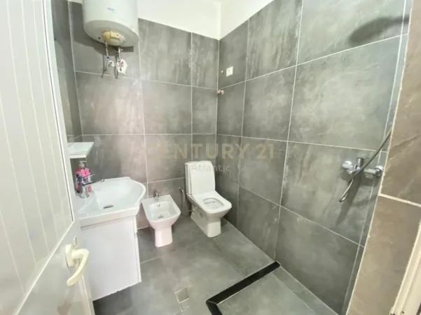 Durres, shitet apartament 1+1 Kati 1, 50 m² 73.000 € (Mozeumi i Deshmorve)