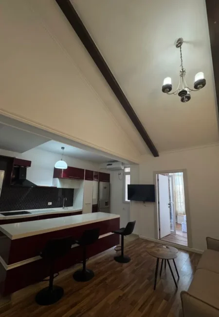 Tirane, jepet me qera apartament 1+1+Aneks+Ballkon Kati 7, 90 m² 450 € (kodra e diellit)