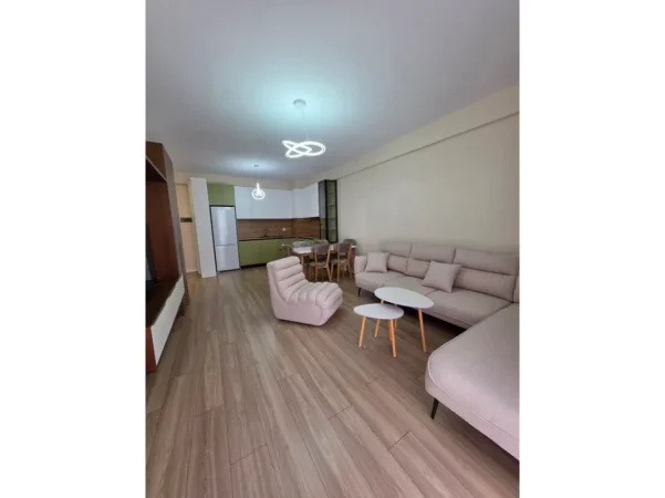 Tirane, jepet me qera apartament 1+1 Kati 3, 72 m² 500 € (URBAN GATE)