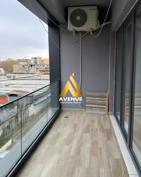 Tirane, jepet me qera apartament 2+1 Kati 3, 78 m² 700 € (Rruga 5 Maji)