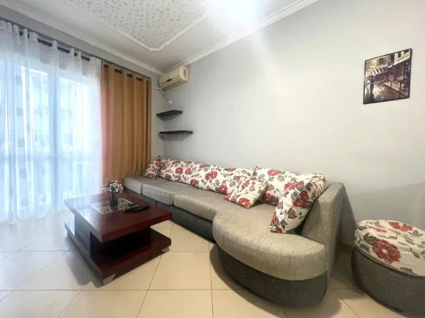 🏡 Jepet me Qera Apartament 2+1 ne Astir,  450 Eu