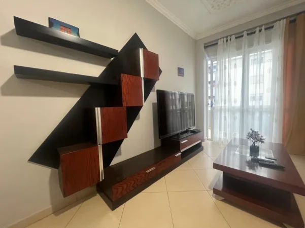 🏡 Jepet me Qera Apartament 2+1 ne Astir,  450 Eu