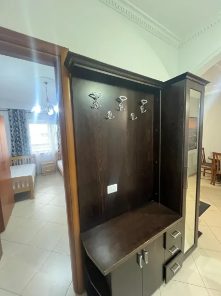 🏡 Jepet me Qera Apartament 2+1 ne Astir,  450 Eu