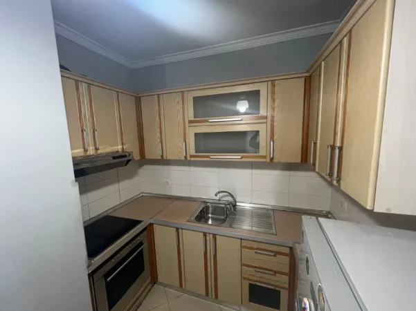 🏡 Jepet me Qera Apartament 2+1 ne Astir,  450 Eu