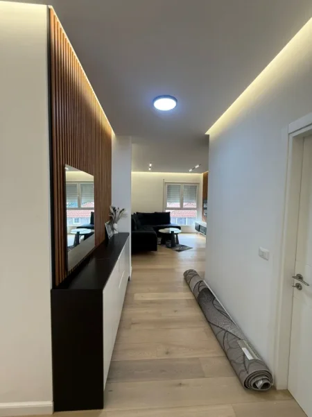 Tirane, shitet OKAZION  apartament 2+1 Kati 2, 100 m² 165.000 € (5 MAJI)