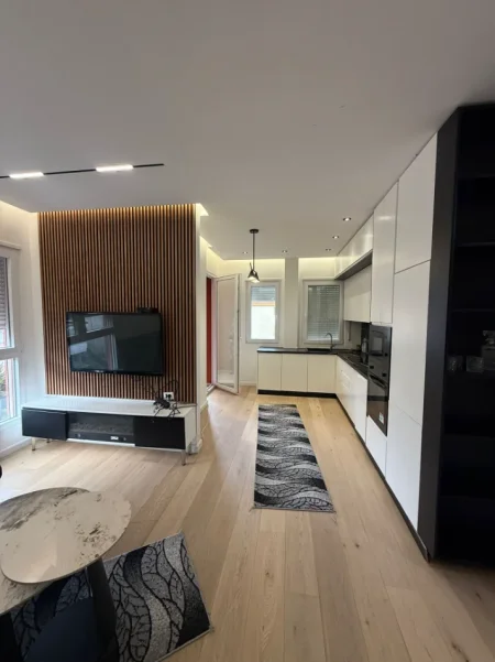 Tirane, shitet OKAZION  apartament 2+1 Kati 2, 100 m² 165.000 € (5 MAJI)