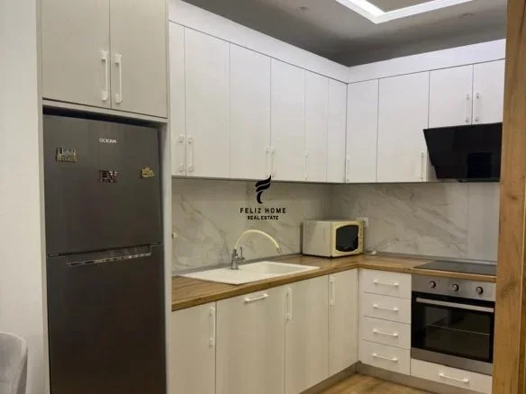 Tirane, jepet me qera apartament 2+1+Ballkon Kati 5, 108 m² 650 € (RRUGA E KAVAJES)