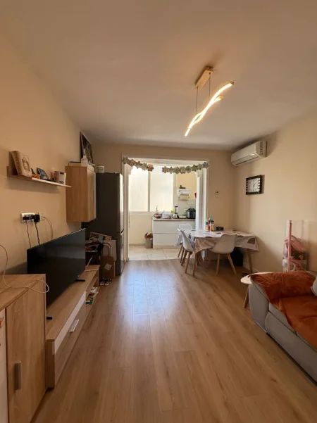Tirane, shes apartament 1+1+Ballkon Kati 4, 59 m² 120.000 € (Perballe Harry Fultz)