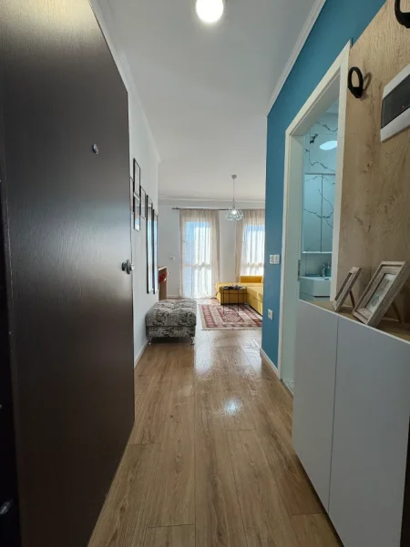 Tirane, jepet me qera apartament 1+1 Kati 4, 500 € (Rruga Fortuzi , Rruga mine peza)