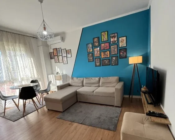 Tirane, jepet me qera apartament 1+1 Kati 4, 500 € (Rruga Jordan Misja)
