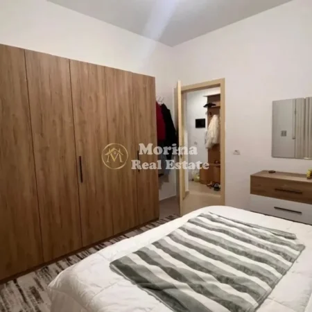 Tirane, jepet me qera apartament 1+1 Kati 3, 65 m² 450 € (Rruga 5 Maji)